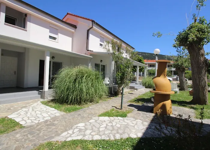 Corinthia 5 By Interhome Lägenhet *